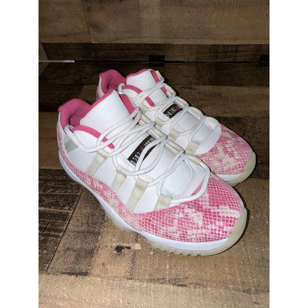 Nike Air Jordan 11 XII Retro Low Pink Snakeskin Women Sz 7